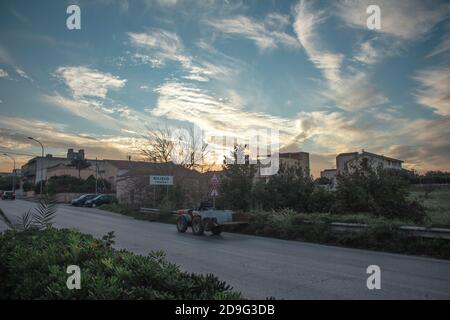 Rilievo (Misiliscemi), Italien : Landschaft von Rilievo, einem kleinen landwirtschaftlichen Weiler am südlichen Stadtrand von Trapani Stockfoto