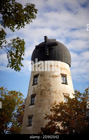 Thornton ist ein Dorf im Metropolitan Borough of Sefton, in Merseyside, England. Crosby Hotel Windmill an der Moor Lane Stockfoto