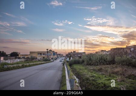 Rilievo (Misiliscemi), Italien : Landschaft von Rilievo, einem kleinen landwirtschaftlichen Weiler am südlichen Stadtrand von Trapani Stockfoto