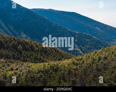 Die Hänge, die zum Franconia Ridge in den White Mountains von New Hampshire führen. Diese wurde in der Nähe der AMC Greenleaf Hütte auf Mount Lafayette aufgenommen Stockfoto