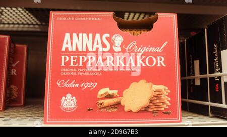 Schwedischer Pepparkakor, der original würzige Keks aus Skandinavien. Lebkuchen, Ingwer und Zimt weihnachtskekse Stockfoto