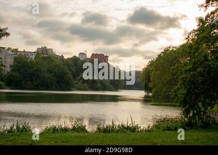 Sonnenuntergang Naturlandschaft am Lietzensee in Charlottenburg Berlin Stockfoto