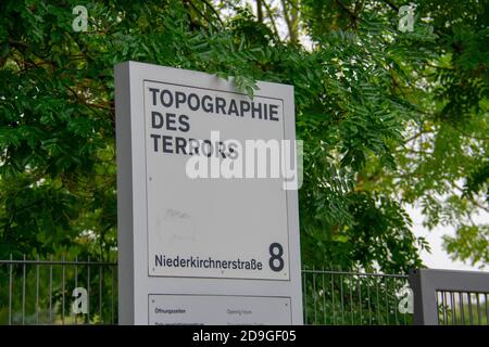 Topographie der Terrors Eingangsschild in Mitte Berlin Stockfoto