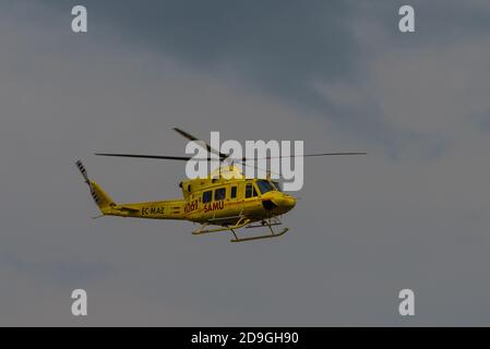 MADRID, SPANIEN - 21. Mai 2016: Helicoptero del servicio de ayuda Medica urgente de las islas Baleares (SAMU) Stockfoto