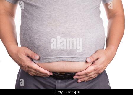 Nahaufnahme des Mannes auf T-Shirt mit hervorstehenden großen Bauch Stockfoto