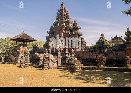 Historischer buddhistischer Tempel in Ubud, Bali, Indonesien 2019 Stockfoto