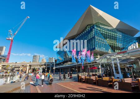 Das International Convention Centre, Sydney, Australien, ist ein multifunktionaler Kongress-, Ausstellungs- und Unterhaltungsort am Rande des Darling Harbour Stockfoto