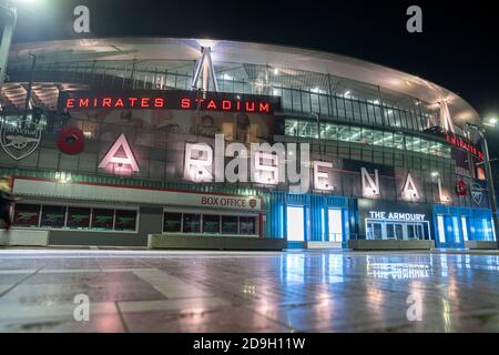 London, Großbritannien. November 2020. Das am 5. November 2020 aufgenommene Foto zeigt die menschenleere Umgebung des Emirates Stadions von Arsenal vor dem UEFA Europa League Gruppe B-Spiel zwischen Arsenal FC und Molde FK im Emirates Stadium in London, Großbritannien, am 5. November 2020. Quelle: Xinhua/Alamy Live News Stockfoto