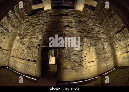 Wie andere ägyptische Strukturen eine gemeinsame Technik verwendet wurde Symbolismus oder Illusionismus. Luxor Tempel war der Fokus einer der wichtigsten religiösen Stockfoto