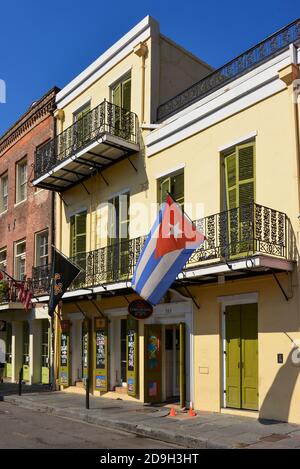 New Orleans, LA, USA - 26. September 2019: Die Cuban Creations Cigar Bar in der Toulouse St ist spezialisiert auf private Partys, Firmenveranstaltungen, Hochzeiten und Stockfoto