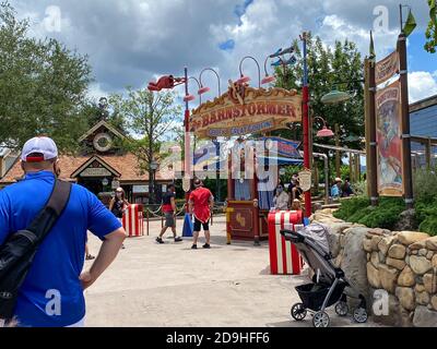 Orlando, FL/USA-7/25/20: Das Fantasyland Dumbo der Flying Elephant Ride in Magic Kingdom in Disney World Orlando, Florida. Stockfoto