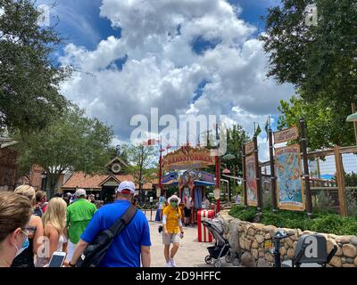 Orlando, FL/USA-7/25/20: Das Fantasyland Dumbo der Flying Elephant Ride in Magic Kingdom in Disney World Orlando, Florida. Stockfoto