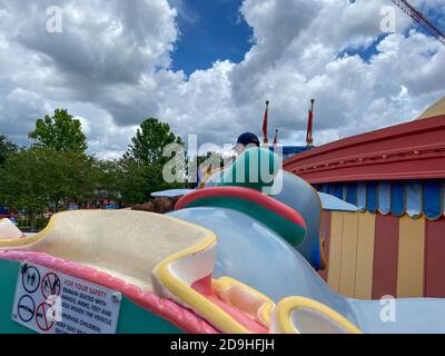 Orlando, FL/USA-7/25/20: Das Fantasyland Dumbo der Flying Elephant Ride in Magic Kingdom in Disney World Orlando, Florida. Stockfoto