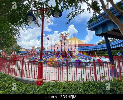 Orlando, FL/USA-7/25/20: Das Fantasyland Dumbo der Flying Elephant Ride in Magic Kingdom in Disney World Orlando, Florida. Stockfoto