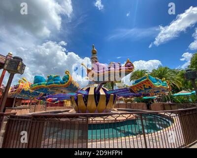 Orlando, FL/USA-7/25/20: Die Aladdin Magic Carpets Fahrt in Magic Kingdom in Disney World Orlando, Florida. Stockfoto