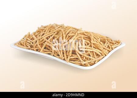 Ratlami Sev, Bhujia, gebraten und würzig, Snacks von Kichererbsen mit Punsch von Nelke, Indian Pouch Packing Street Snack Food. - Bild Stockfoto