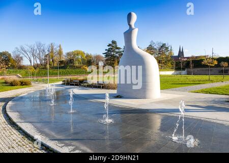 Pomník Marie Terezie (sochař Jan Kovářík, Arch. Jan Proksa), Park Marie Terezie, Prašný Most, Praha, Česká republika / Königin Maria Theresia Denkmal von Stockfoto