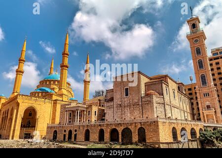 Eine Moschee und eine Kirche nebeneinander in Beirut, Libanon Stockfoto