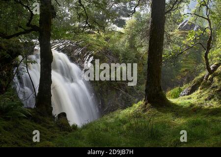 Wasserfall auf der Allt Bail a Mhuillinn, in Glen Lyon, Perth und Kinross, Schottland Stockfoto