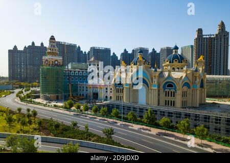 Landschaft von Xiangyun International Castle in der südwestlichen Ecke der südlichen zweiten Ringstraße der Zhonghua Straße, Qiaoxi Bezirk, Shijiazhuang Cit Stockfoto