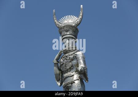 Der Blick auf die riesige Statue der Miao Göttin Yang Asha im Bezirk Jianhe, Qiandongnan Miao und Dong Autonome Präfektur, südwestlich von Chinas Gu Stockfoto