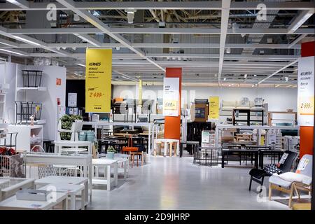 SAMARA, RUSSLAND - 07. MAI 2018: Interieur des Ikea-Geschäfts . IKEA ist der weltweit größte Möbelhändler. Stockfoto