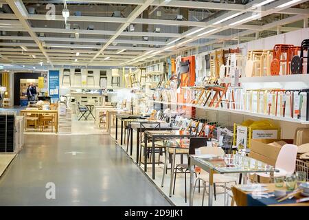 SAMARA, RUSSLAND - 07. MAI 2018: Interieur des Ikea-Geschäfts . IKEA ist der weltweit größte Möbelhändler. Stockfoto