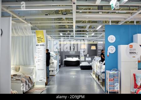 SAMARA, RUSSLAND - 07. MAI 2018: Interieur des Ikea-Geschäfts . IKEA ist der weltweit größte Möbelhändler. Stockfoto