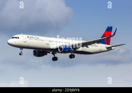 New York City, New York - 29. Februar 2020: Delta Air Lines Airbus A321 am New York JFK Airport in den Vereinigten Staaten. Stockfoto