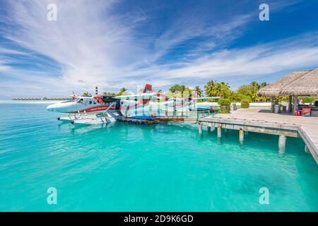 05.19.2019 - Ari Atoll, Malediven: Exotische Szene mit Trans Maldivian Airways Wasserflugzeug auf den Malediven. Urlaub oder Urlaub auf den Malediven Konzept Stockfoto