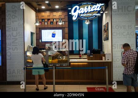 Garrett Popcorn Shop in einem Utama Einkaufszentrum, Malaysia. Garrett Popcorn eröffnete 1949 in der West Madison Street 10 in Chicago ihren ersten Laden. Stockfoto