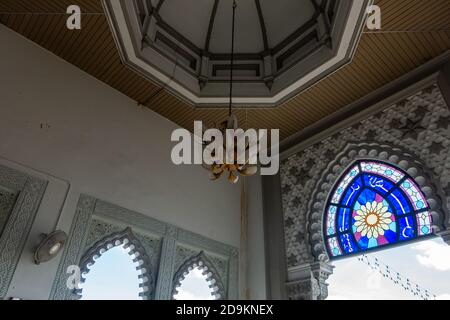 Die Zahir Moschee (Malaiisch: Masjid Zahir) ist eine Moschee in Alor Setar, Kota Setar, Kedah, Malaysia, und die staatliche Moschee des Staates Kedah. Stockfoto