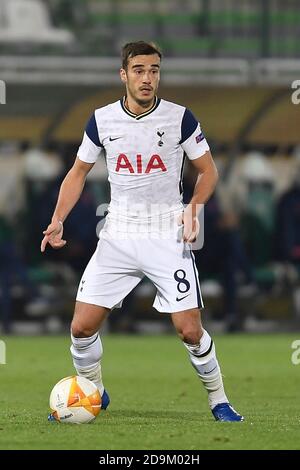 RAZGRAD, BULGARIEN - NOVEMBER 05: Harry Winks von Tottenham im Einsatz gegen während des UEFA Europa League Gruppe J Etappenspiel zwischen PFC Ludogorets Razgrad und Tottenham Hotspur in der Ludogorets Arena am 5. November 2020 in Razgrad, Bulgarien. (Foto von Alex Nicodim/MB Media) Stockfoto