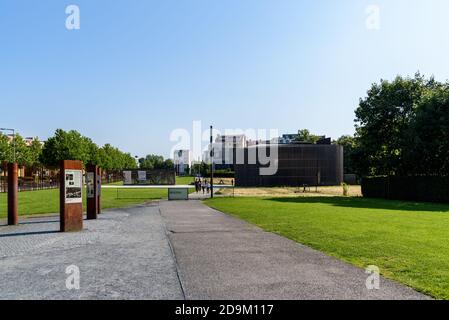BERLIN, DEUTSCHLAND - 28. Juli 2019: Berlin, Deutschland - 28. Juli 2019: Kapelle der Versöhnung in der Nähe der Berliner Mauer Stockfoto