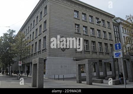 Das Logo der grössten Bank der Schweiz die UBS (Bankverein) Logo in der Europa Allee in der Nähe des Hauptbahnhofs von Zürich Stadt Stockfoto