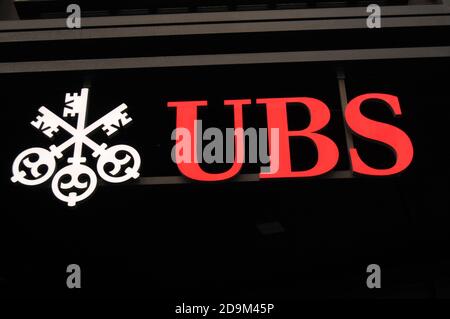 Das Logo der grössten Bank der Schweiz die UBS (Bankverein) Logo in der Europa Allee in der Nähe des Hauptbahnhofs von Zürich Stadt Stockfoto