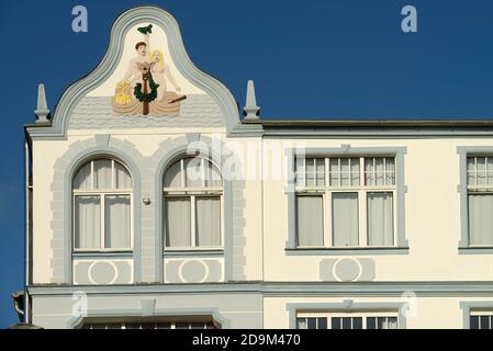 Hotel Germania im Morgenlicht an der Strandpromenade von Bansin, Badeort Bansin, Usedom, Ostsee, Mecklenburg-Vorpommern, Deutschland Stockfoto