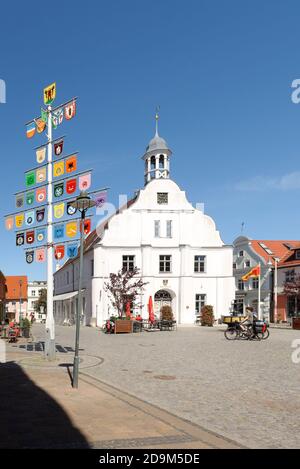 Altes Rathaus am Marktplatz in Wolgast, Wolgast, Usedom, Ostsee, Mecklenburg-Vorpommern, Deutschland Stockfoto