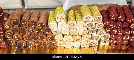 Auswahl an türkischen Spezialitäten, bekannt als türkische Delikatessen Erhältlich zum Verkauf vor allem in allen Bereichen in der Türkei Land Stockfoto