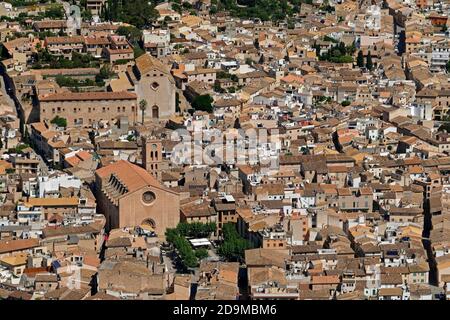 Blick von Puig Maria nach Pollenca, Serra de Tramuntana, Mallorca, Balearen, Spanien Stockfoto