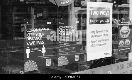 Aufgenommen während der ersten Sperre wegen Covid-19, die die Auswirkungen von Geschäft und Leben zeigt. Stockfoto