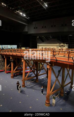 Die lebensgroße Nachbildung der Nihonbashi-Brücke zeigt im Inneren von Edo-Tokyo Museum.Bezirk Ryogoku.Sumida-Ku.Tokyo.Japan Stockfoto
