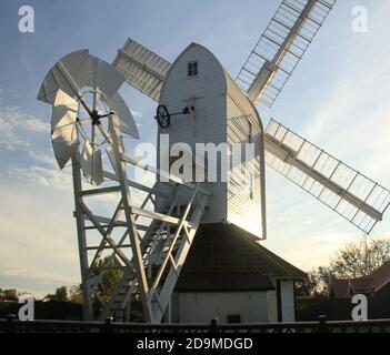 Thorpeness Windmühle im Herbstlicht, in der Nähe von Aldeburgh, Suffolk Stockfoto