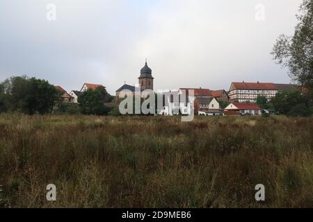 Breitenbach, Gemeinde Bebra, Hessen - August 16 2020: Dorf Breitenbach direkt an der Fulda in Hessen, Deutschland Stockfoto