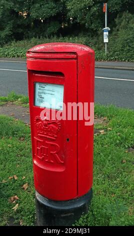 1970, Pillar-Box des Typs K von Elizabeth II - Thelwall New Road, Warrington, Cheshire, England, UK, WA4 2XU Stockfoto