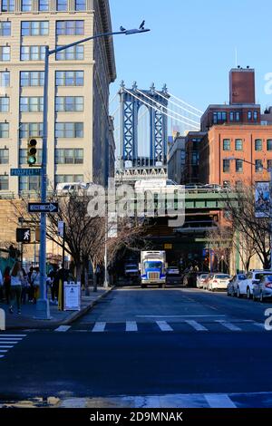 New York City, New York, Vereinigte Staaten von Amerika - Brooklyn, Blick Richtung Manhattan Bridge, USA. Stockfoto