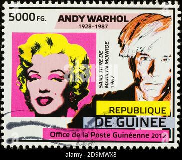 Porträts von Marilyn Monroe und Andy Warhol auf Briefmarke Stockfoto