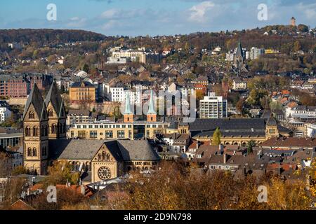 Blick über Wuppertal, im Norden, Stadtbezirk Elberfeld, Kirche St. Suitbertus, Basilika St. Laurentius, historisches Rathaus, Blick über die n Stockfoto