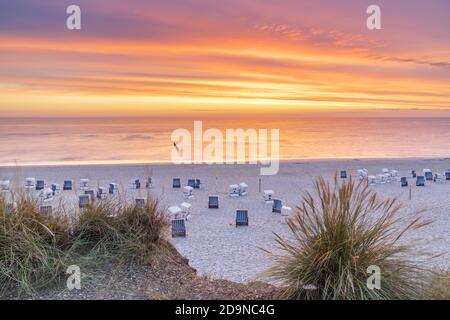 Sonnenuntergang am Kampen Strand, Sylt Insel, Nordfriesland, Schleswig-Holstein, Norddeutschland, Deutschland, Europa Stockfoto