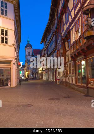 Göttinger Altstadt in der blauen Stunde, Niedersachsen, Deutschland Stockfoto